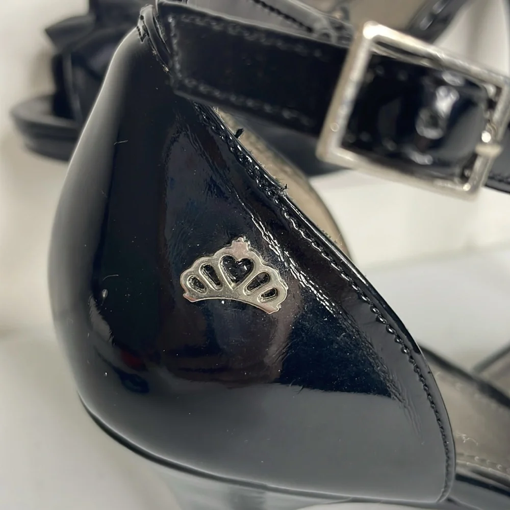 🍉 Size 6.5 FERGALICIOUS BLACK SATIN